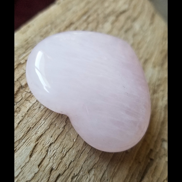 🌙💖Rose Quartz Heart Palm Stone - Picture 5 of 11